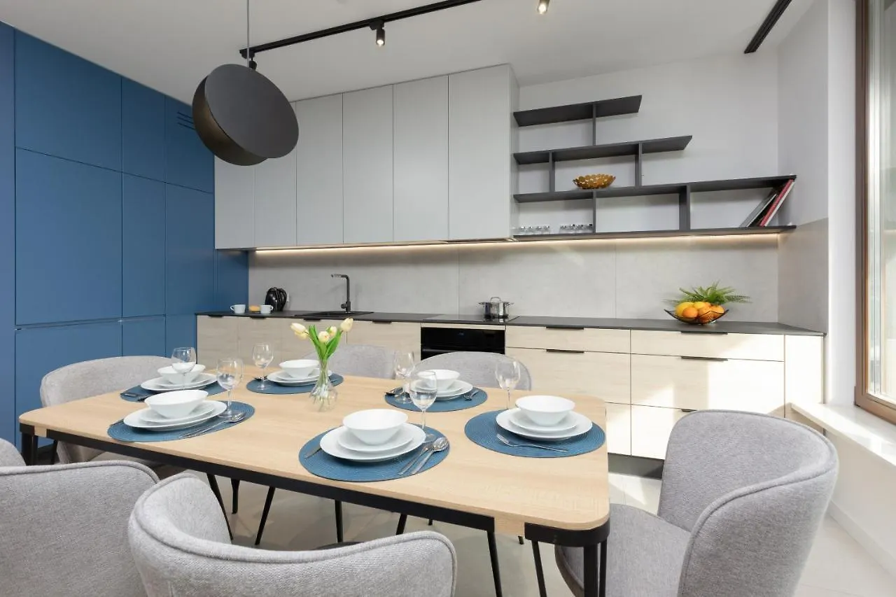 Business Apartment Wola With Parking Place By Noclegi Renters Varsóvia