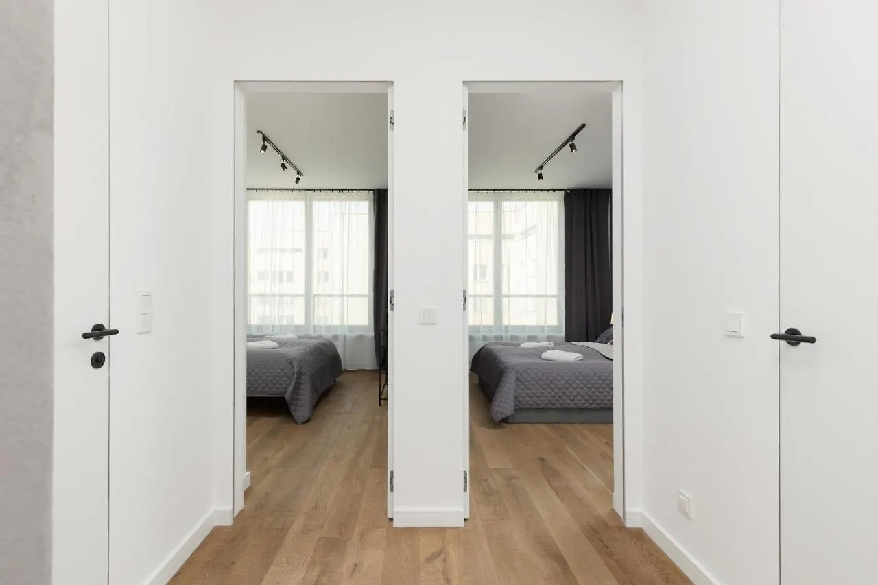 Business Apartment Wola With Parking Place By Noclegi Renters Varsóvia