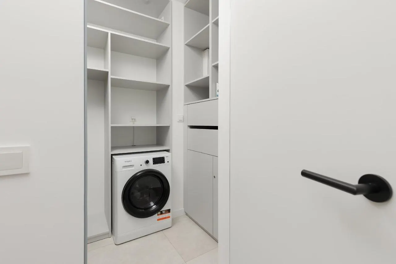 Business Apartment Wola With Parking Place By Noclegi Renters Varšava